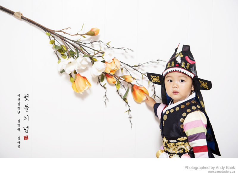 1st Bday. 1st birthday. babyphotography. babyphotoprice. oriental. babysession.babysessioninfo. canadastory. canada story. canadastoryphotography. canadastoryprice.familyphotography. studio594.vancouver. Vancouverphotographer. Vancouverphotography.