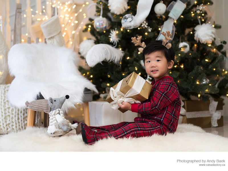 babyphotography babyphotoprice babysession canadastory canadastoryphotography canadastoryprice familyphotography studio1341 vancouver Vancouverphotography Christmas Christmas mini ChristmasMiniPhotoshoot