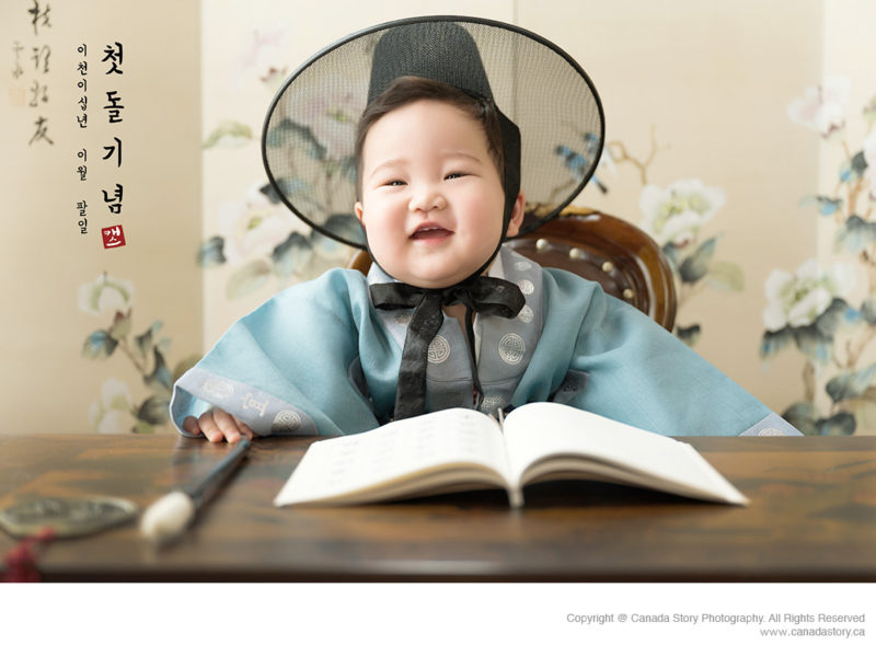1st Bday, 1st birthday, babyphotography, canadastory, canadastoryphotography, familyphotography, Koreanphotographer, northvancouverphotographer, oriental, studio1341, vancouver, Vancouverphotography, WestVancouverphotographer